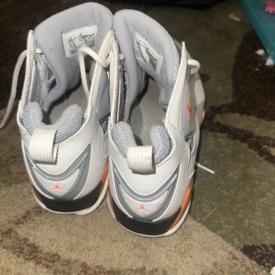 Talla 10 - Jordan True Flight Wolf Gris Naranja Foto 4 de 4