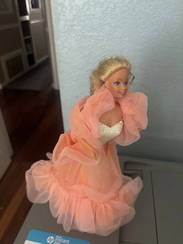 Vintage 1984 Peaches 'n Cream Barbie Doll #7926 Original Gown and Stole