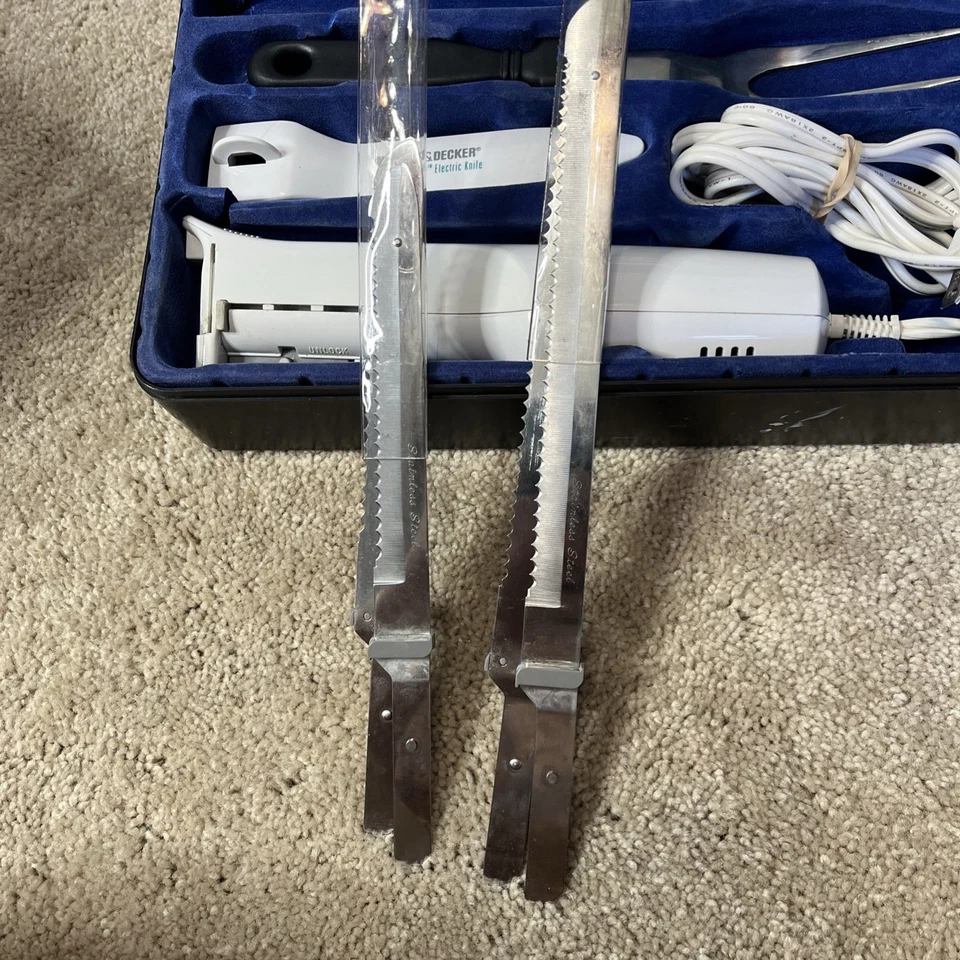 Электрический нож Black & Decker Slice Right EK300 2 пары ножей/вилка с коробкой протестирован - Изображение 3 из 4