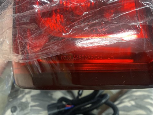 14-18 Chevy/GMC Silverado/Sierra1500,Part#02RLA4502ARD,LH Driver Side Tail Light - Picture 2 of 12