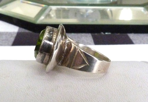 LARGE 10.5 CARATS PERIDOT GEMSTONE MODERNIST STERLING SILVER RING SIZE 7 1/2 - Picture 6 of 10