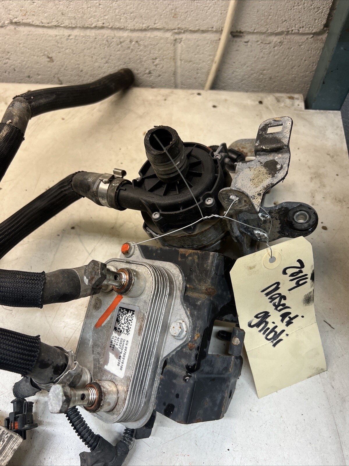🚀 2014-17 MASERATI GHIBLI ENGINE OIL COOLER AUXILIARY PUMP SET 670005347