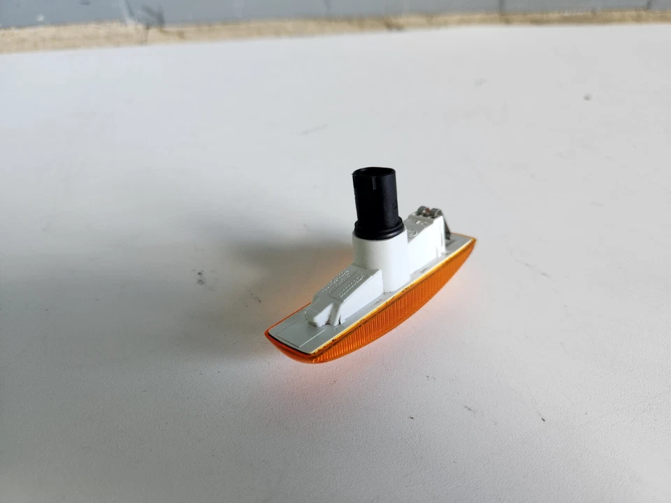 2005 - 2016 路虎 LR3 右前乘客门标记灯 原始设备制造商 131k — 第 3/4 张图片