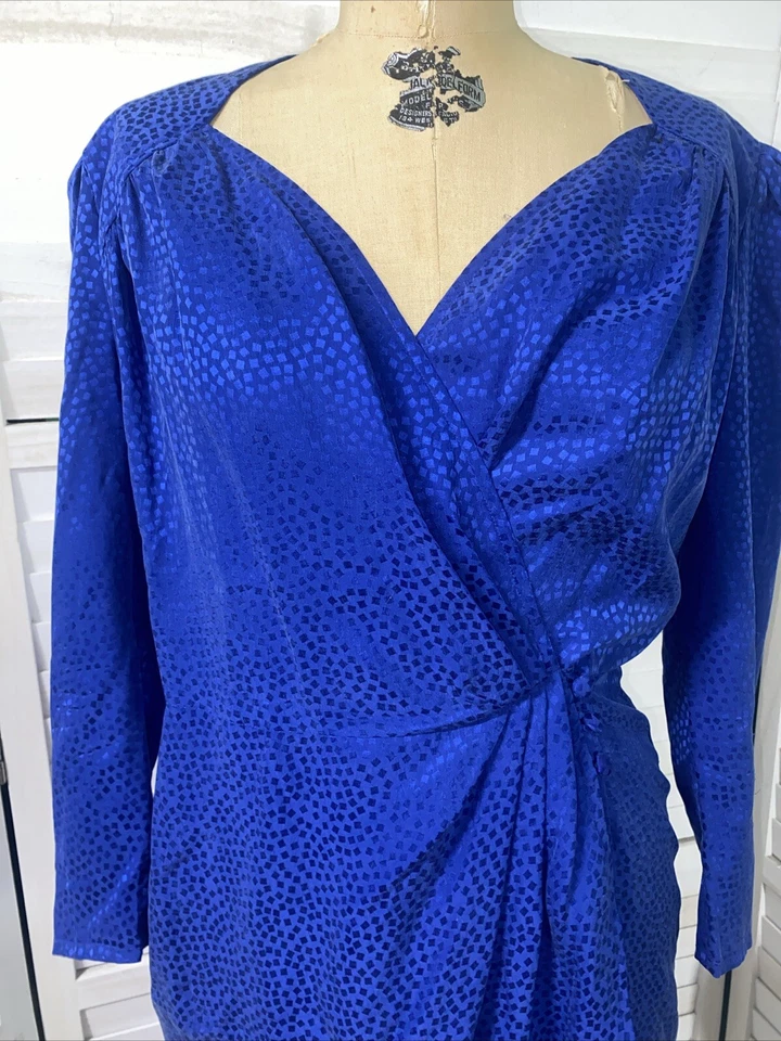 Vestido lápis vintage Sophisticates Petites Jonathan Martin azul 100% seda tamanho 6 pequeno - Imagem 2 de 4