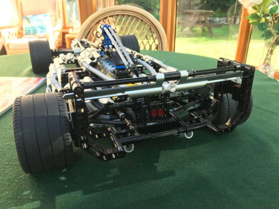 LEGO Technic 8458 Silver Champion, photo 4 of 5
