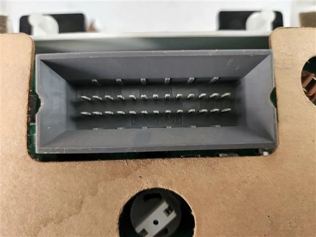 Grupo de velocímetros excluyendo SRT4 MPH compatible con 03-05 NEON 3826790 Foto 3 de 4