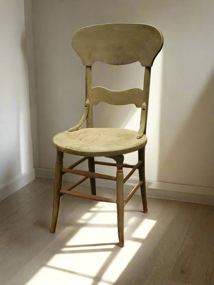 19th-century American country-style Oak chair, Original Green Paint - Image 2 of 2