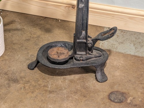 Antiker französischer massiver schwerer Gusseisen Weinflaschenkorker schwarz original funktionstüchtig - Bild 3 von 12