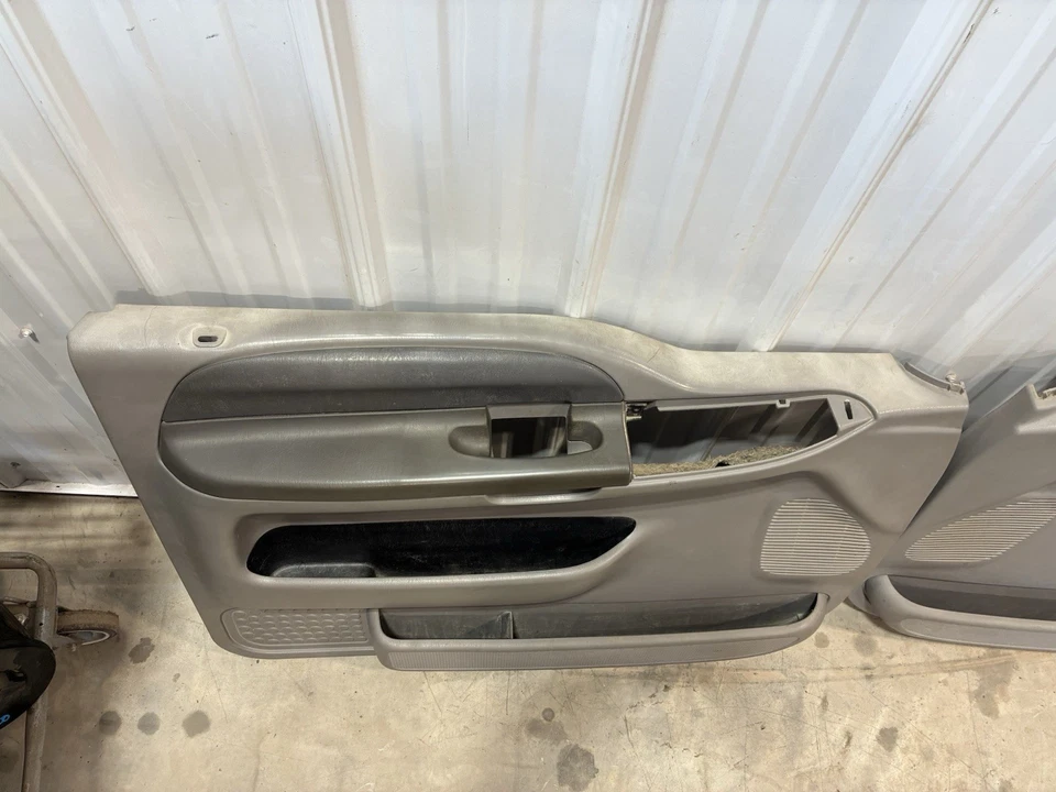 Paneles de puerta delantera Ford Super Duty Excursion F-250 F-350 1999-2007 fabricante de equipos originales | (2) Foto 3 de 4