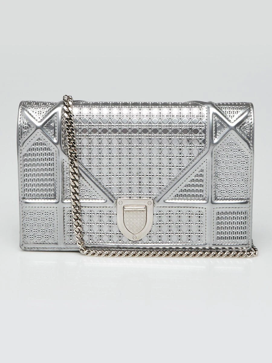 Christian Dior Portefeuille Dior Métallisé Argenté Micro Canage Cuir Diorama sur Chaîne...