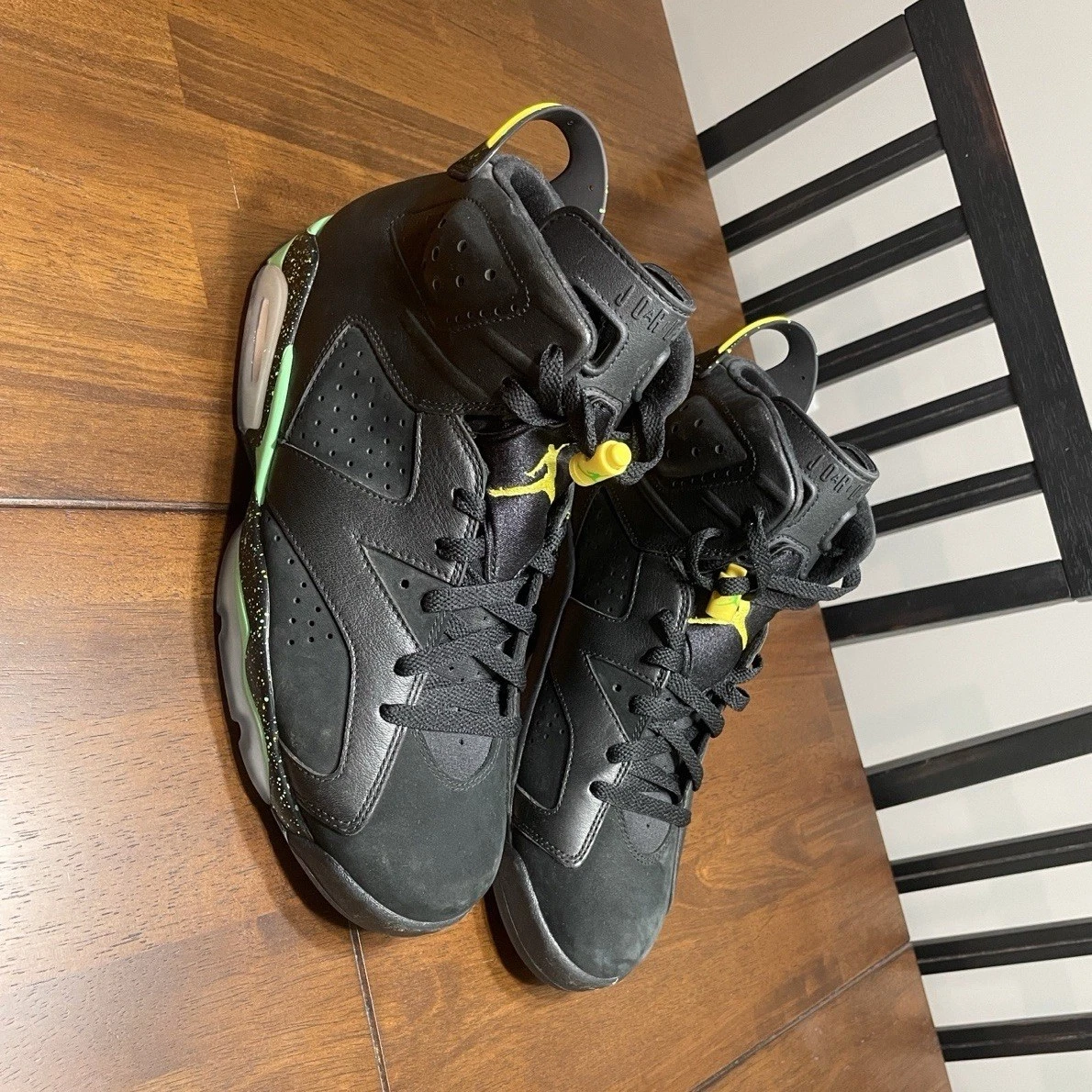 Preços baixos em Jordan 6 Retro Brazil | eBay