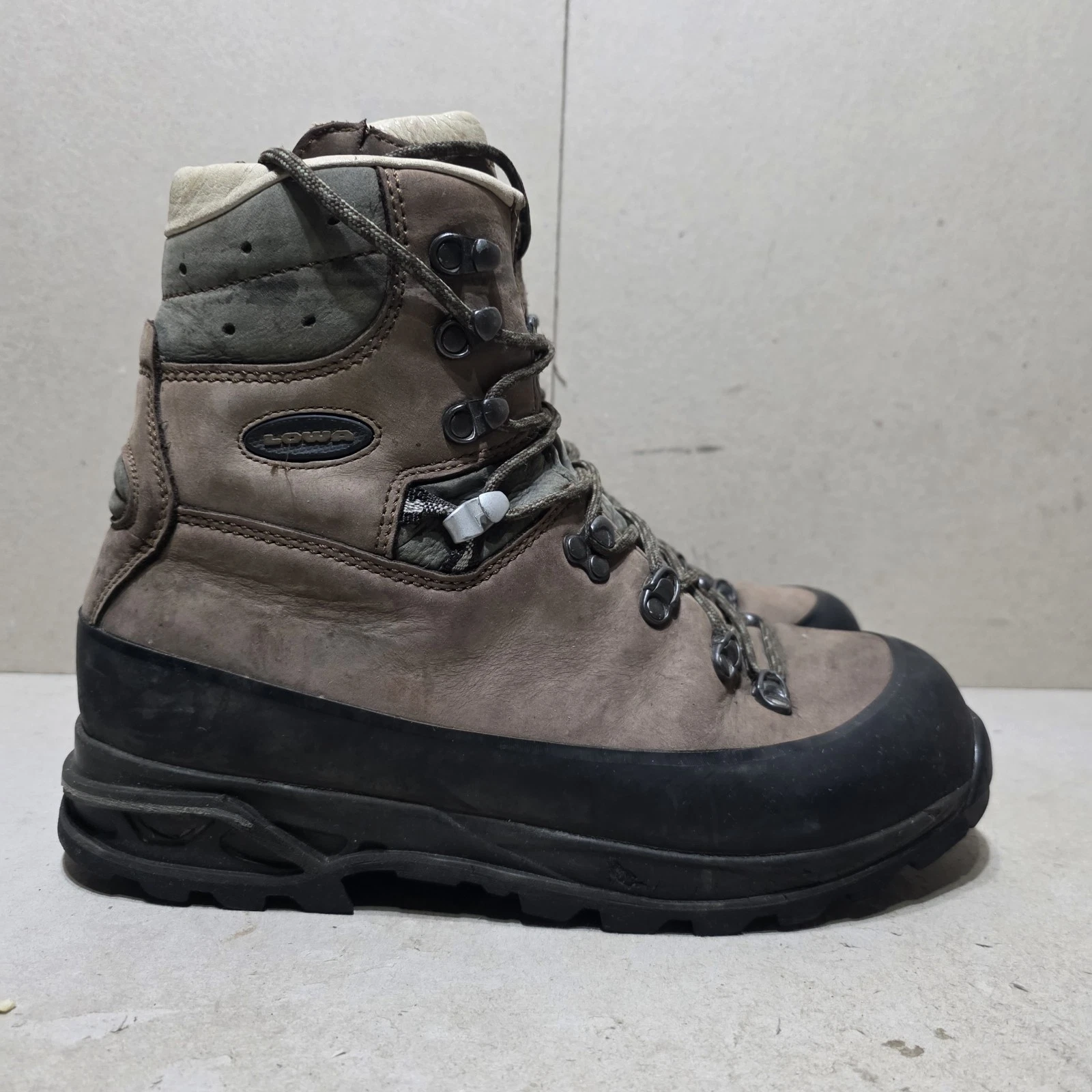LOWA BAFFIN PRO MEN'S LEATHER HIKING CAMPING RANGER BOOTS BROWN UK7.5 EU41.5