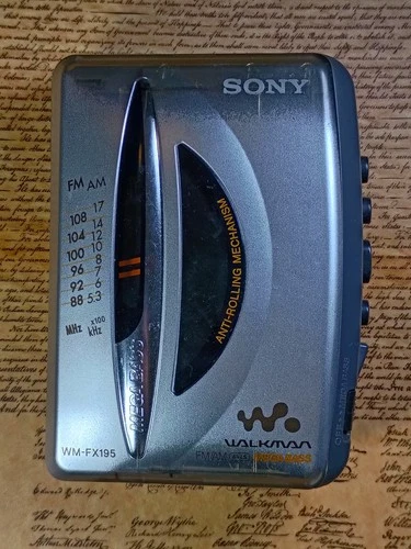 VTG SONY WALKMAN WM-FX195 FM/AM Cassette Player For Parts Repair Radio Works