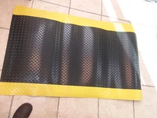 NOTRAX FLOOR MATTING 3' X 5' ANTI-FATIGUE WITH RED STOP TECHNOLOGY