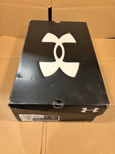Under Armour Men Blur Smoke 2.0 Molded Cleat Football Shoe, White-White-Metallic - Picture 3 of 13