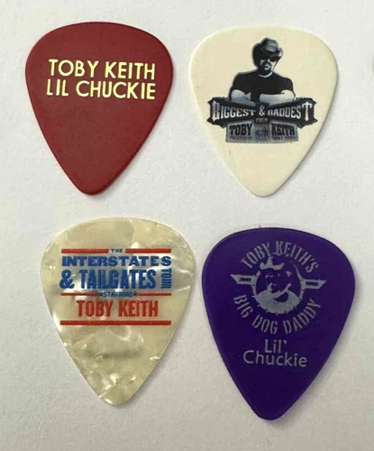 TOBY KEITH Guitar Pick Lot Tour Signature LOOK!