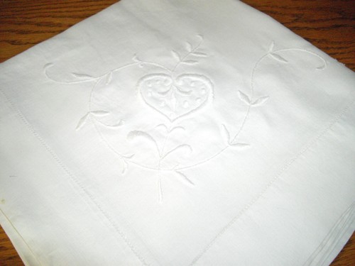 Bufanda de mesa cuadrada vintage blanca HEARTS VINES 45" algodón/lino iniciales MBA ~ - Imagen 6 de 18