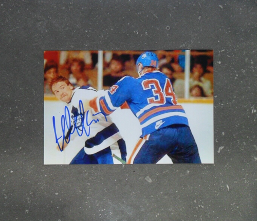 Wendel Clark signed Toronto Maple leaf 4x6 photo