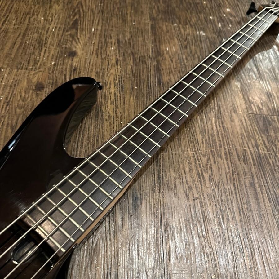 Washburn BB14 Used Electric Bass Guitar /Black / Overhauled