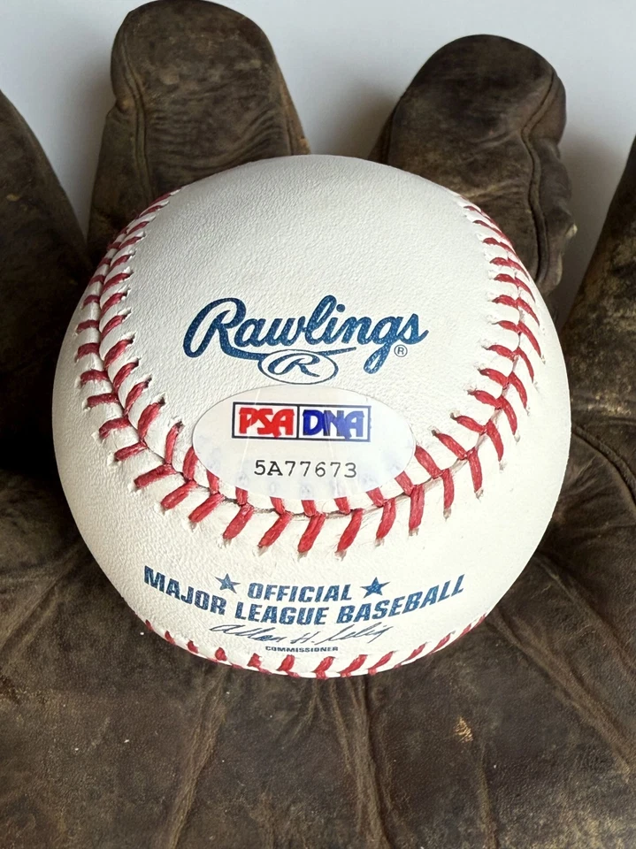 Jose Abreu Signed Autographed Official Major League (OML) Baseball : PSA/DNA - Image 4 of 4