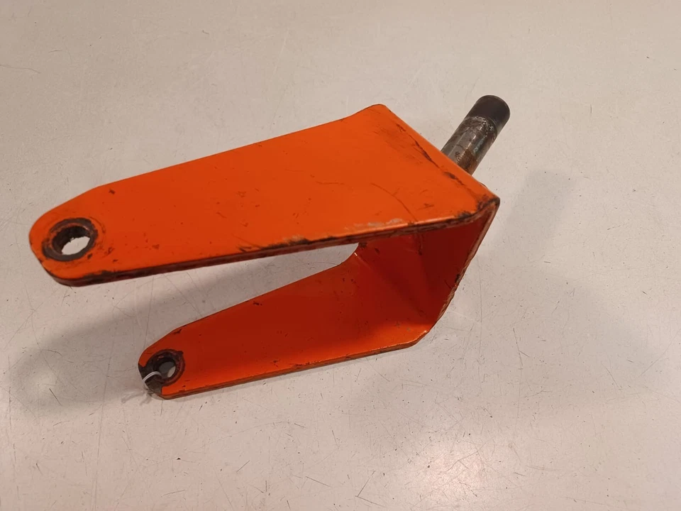 ARIENS FRONT WHEEL YOKE 01547059 - Image 4 of 4
