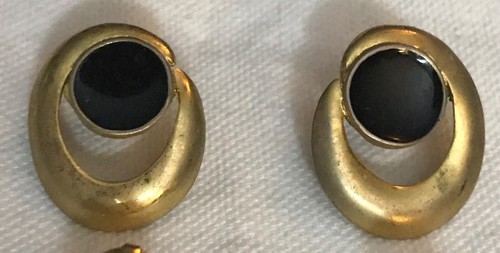 Lot of 5 Pairs of Vintage Estate Black & Gold Themed Pierced Earrings Variety - Picture 6 of 9