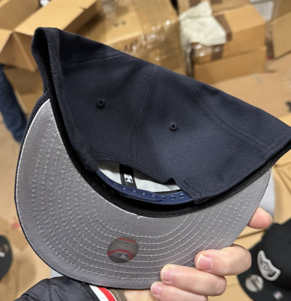 New Era New York Yankees SnapBack Hat 9Fifty BIG NY Logo