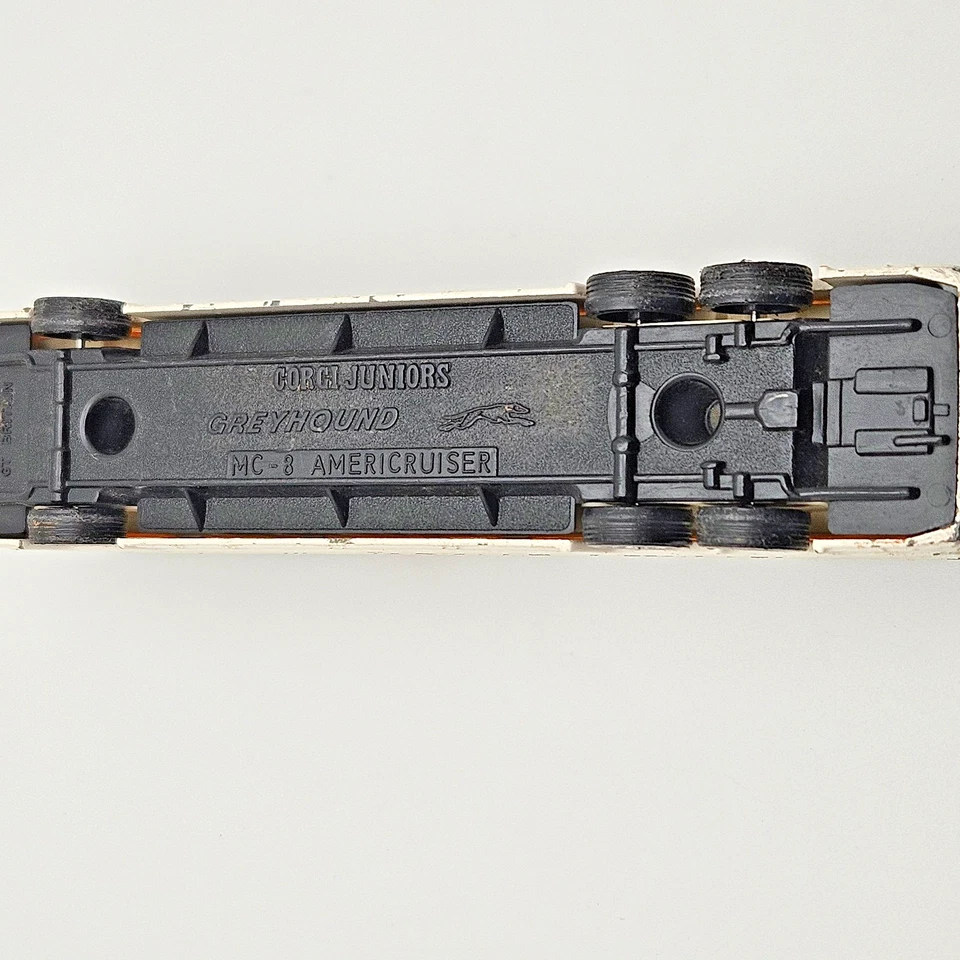 Corgi Juniors Greyhound MC-8 Americruiser Bus Vintage Die-Cast Model - Image 4 of 4
