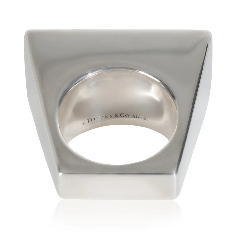 Anillo Tiffany & Co. de plata de ley fuera de retiro Foto 3 de 4