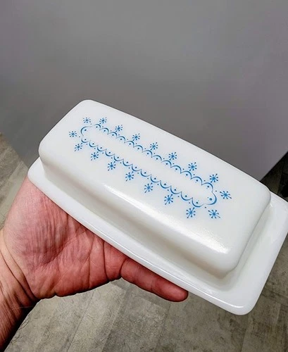 Vintage Pyrex Covered Butter Dish & Lid  Blue & White Snowflake Garland 1972-75