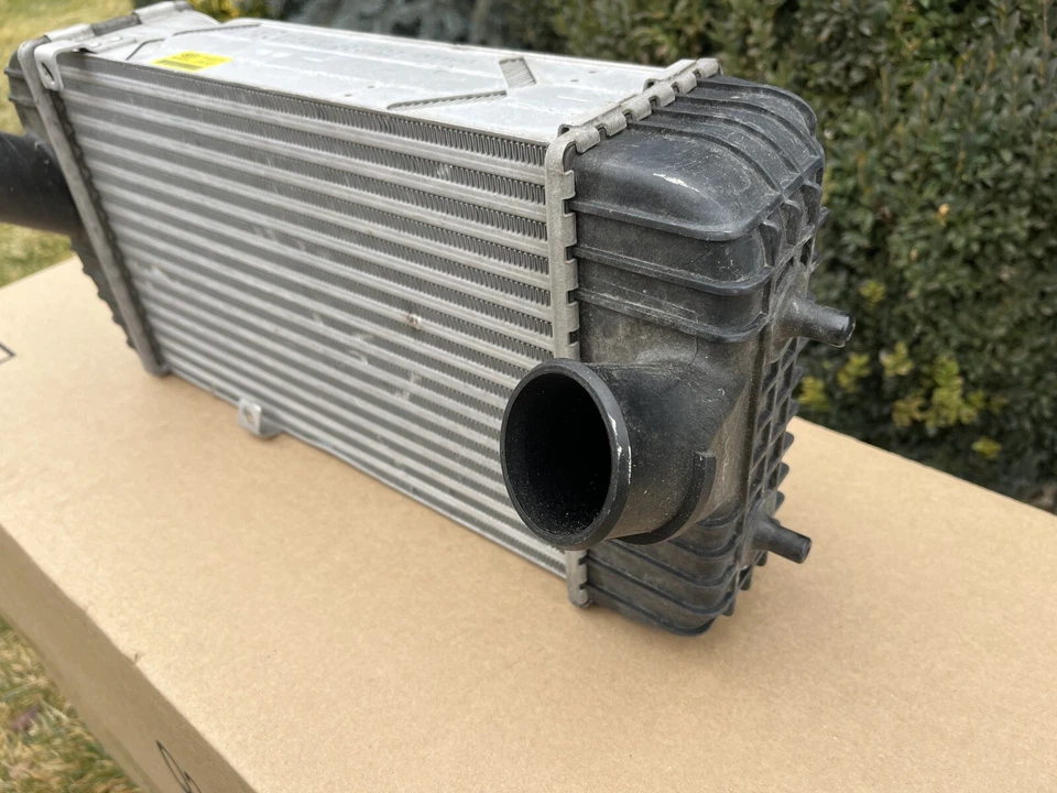 ♨️ Inter Cooler original usado OEM para Hyundai Sonata Kia Sorento 28270-2GTA1 Foto 3 de 4