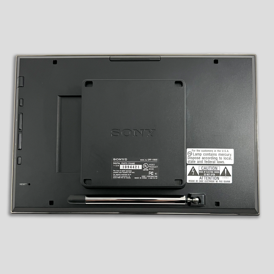 Sony SFrame DPFV900 9" Digital Picture Frame w/Remote Very Nice FREE