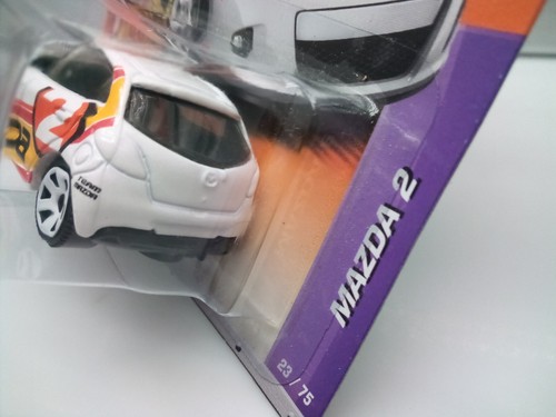Matchbox Superfast / MB 752 Mazda 2 - White - Model Car x1 - Picture 4 of 5