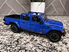 Motor Max 2021 Jeep Gladiator Overland Timeless Legends 1:27 Scale Diecast Blue