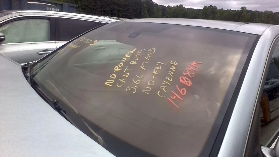 Cuarto de vidrio usado para: Porsche Cayenne R 2009. Privacy tinte moldura plateada Foto 2 de 4