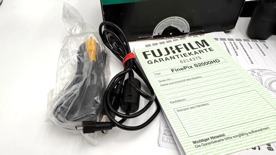 Fujifilm FinePix S2000HD - Digitalkamera - 10 MP - 15x Zoom - OVP - Bild 2 von 4