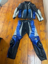 Tuta Dainese due pezzi usata per moto taglia 50