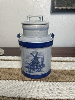 McCoy USA # 332 Vintage Blue And White Dutch Windmill Canister With Lid