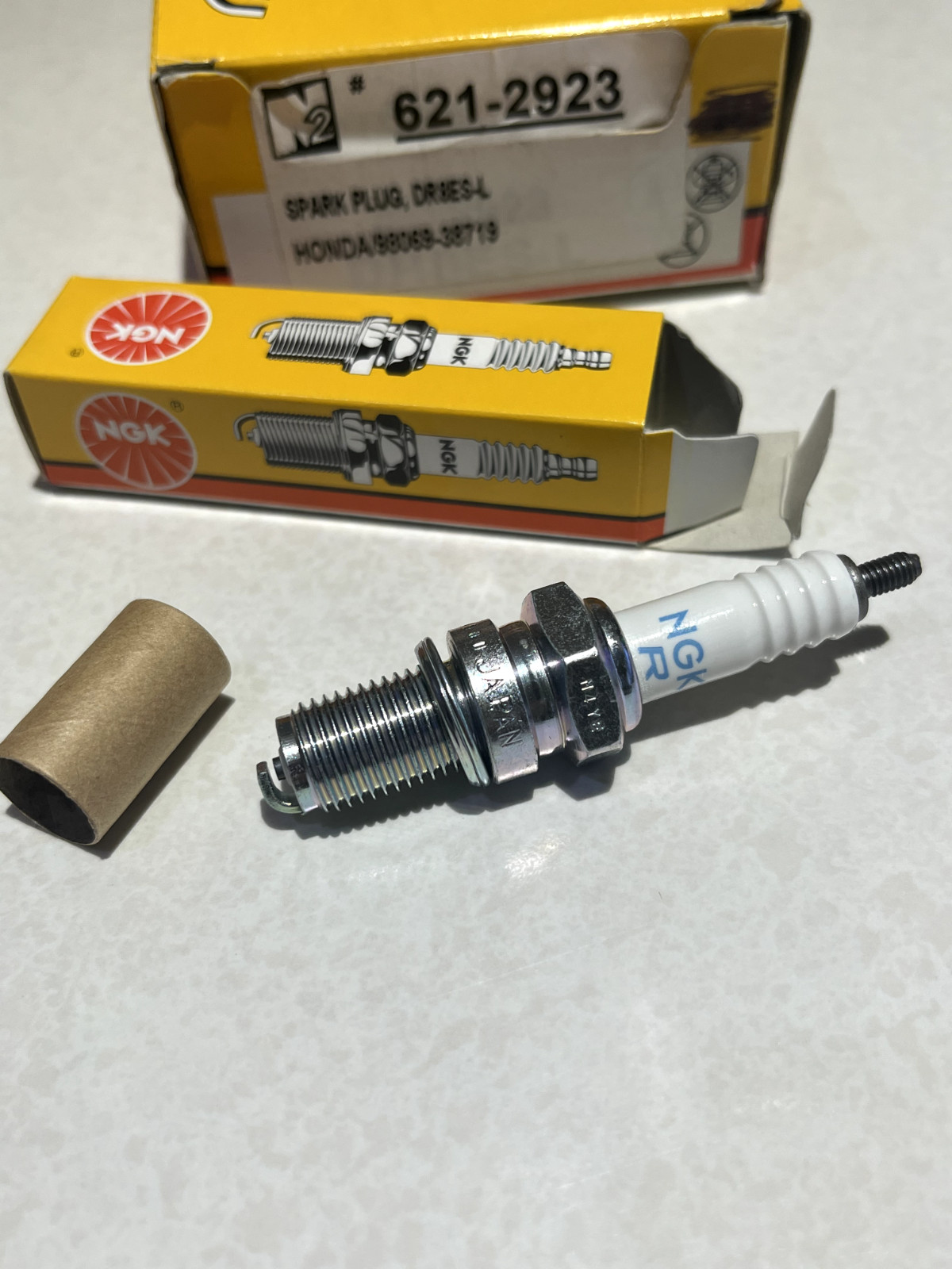 1 pc NGK 2923 DR8ES-L Standard Spark Plugs for X24ESR-U HGR2C 98069-38719