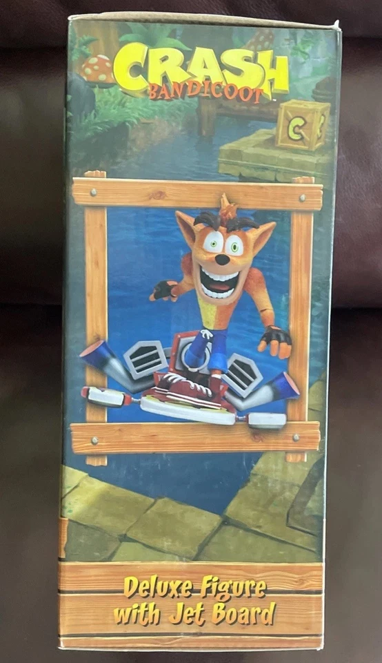 Figura 2018 NECA Toys CRASH Bandicoot Deluxe 6" con Jet Board Foto 3 de 4