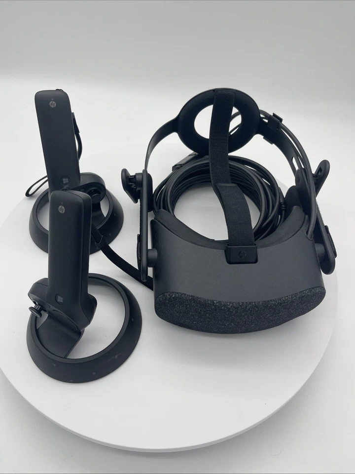 Auriculares de realidad virtual HP Reverb VR1000 con controladores y cable 2 en 1 Foto 4 de 4