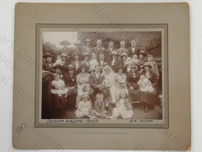 Cockney Wedding Group Back Garden London G.E. Bowall 20er Jahre Vintage Foto