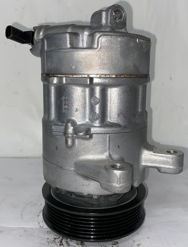 AC Compressor Chevrolet Camaro 3.6L 2016 - Foto 3 di 5