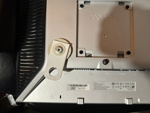 Dell UltraSharp 1908FPt 19" Swivel LCD Monitor DVI, VGA, USB Port - No Stand - Picture 7 of 7