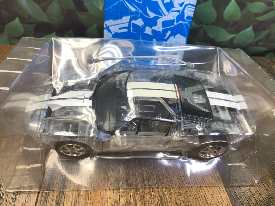 NEW IN BOX TAKARA TOMY TRANSFORMERS SPY RIJIE ELECTRO-DISRUPTER SCALE 1:24 - Image 3 of 4