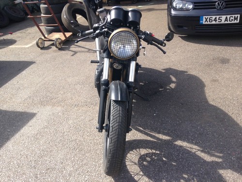 2004 TRIUMPH THRUXTON MATTE BLACK - Picture 5 of 7