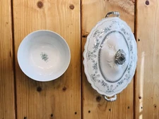 VTG Johnson Brothers England Glenwood Green Roses  Vegetable Covered Dish + Bowl