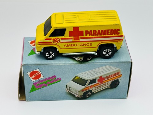 Hot Wheels MEBETOYS Blackwall PARAMEDIC Yellow Flying Colors NEW in BOX !!! - Picture 2 of 5