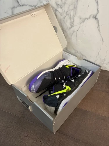 Size 8.5 - NikeCourt Air Zoom Vapor x Kyrie 5 NYC