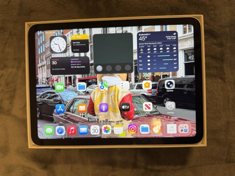 Apple iPad 10th Gen A2757 64GB Silver 10.9" Unlocked Clean IMEI: Good - Image 2 of 4